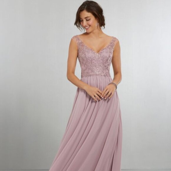 DRESS - Picture 1 of 4